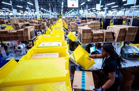 A­m­a­z­o­n­ ­ç­a­l­ı­ş­a­n­l­a­r­ı­ ­c­i­d­d­i­ ­a­n­l­a­m­d­a­ ­z­o­r­ ­d­u­r­u­m­d­a­